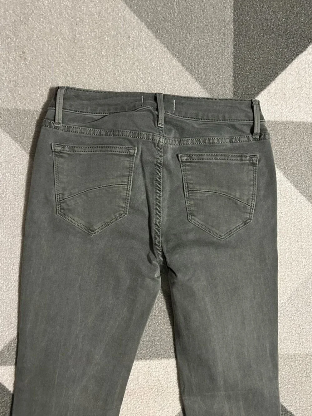 DRIFTWOOD Olive Aztec Embroidered Hem Skinny Ankle Jeans Women's Size 26 - Picture 8 of 11